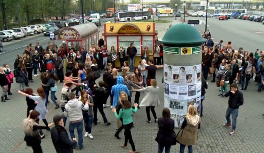 Flash Mob przy Wieży Ciśnień w Koninie