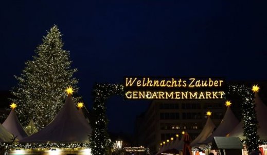 Kiermasz świąteczny – Weihnachtsmarkt – Berlin