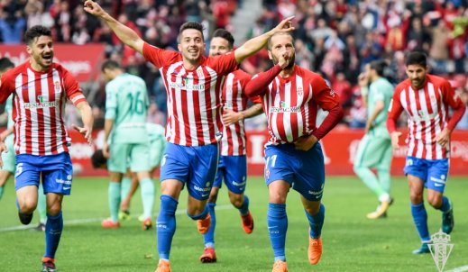 Sporting Gijón blisko powrotu do Primera Division po roku przerwy.