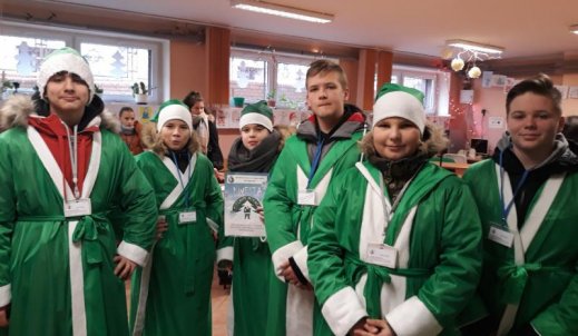 Wolontariusze z SP2 w akcji „Zielony Mikołaj”